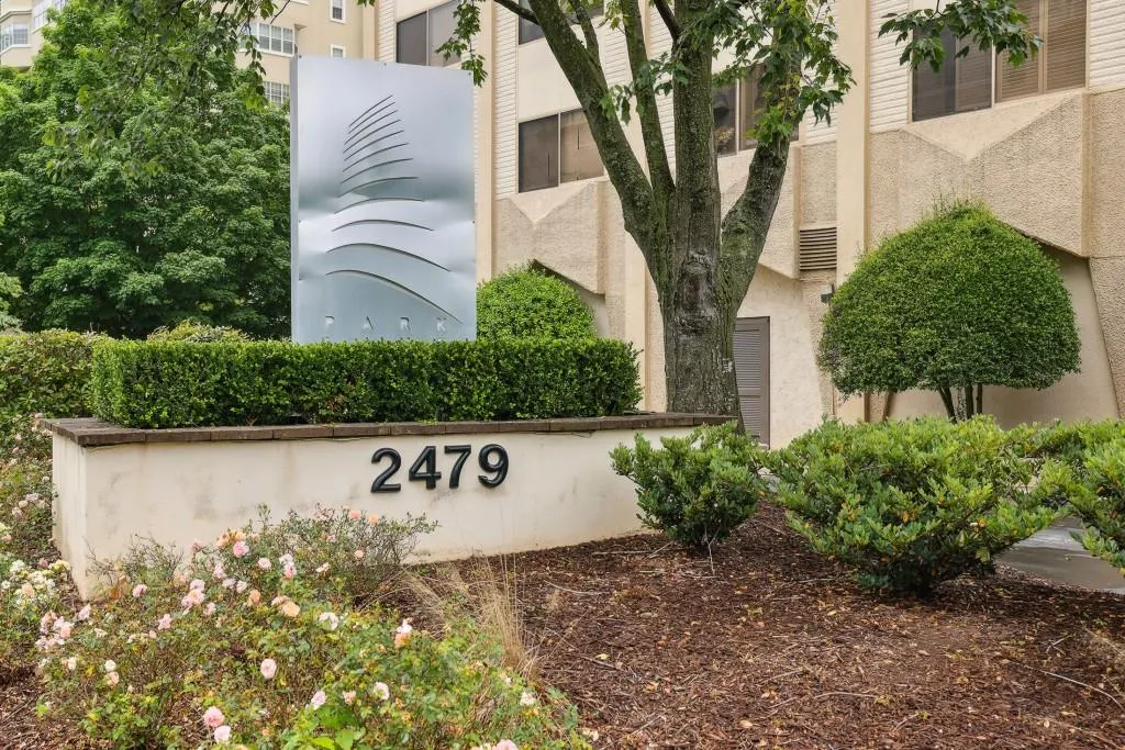 2479 Peachtree Road Ne Unit 515, Atlanta, Georgia 30305, 2 Bedrooms Bedrooms, 0 ,2 BathroomsBathrooms,Residential,For Sale,2479 Peachtree Road Ne Unit 515,7722516