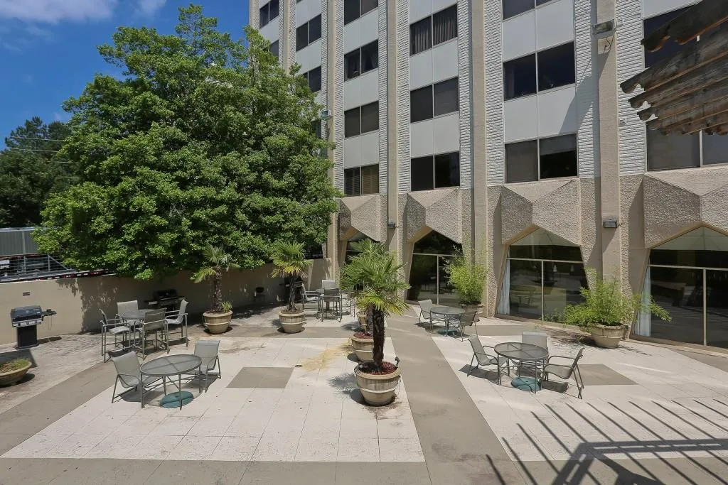 2479 Peachtree Road Ne Unit 515, Atlanta, Georgia 30305, 2 Bedrooms Bedrooms, 0 ,2 BathroomsBathrooms,Residential,For Sale,2479 Peachtree Road Ne Unit 515,7722516