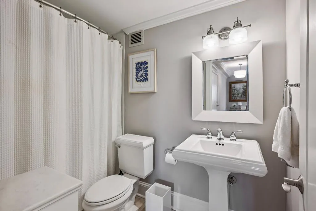 2479 Peachtree Road Ne Unit 515, Atlanta, Georgia 30305, 2 Bedrooms Bedrooms, 0 ,2 BathroomsBathrooms,Residential,For Sale,2479 Peachtree Road Ne Unit 515,7722516