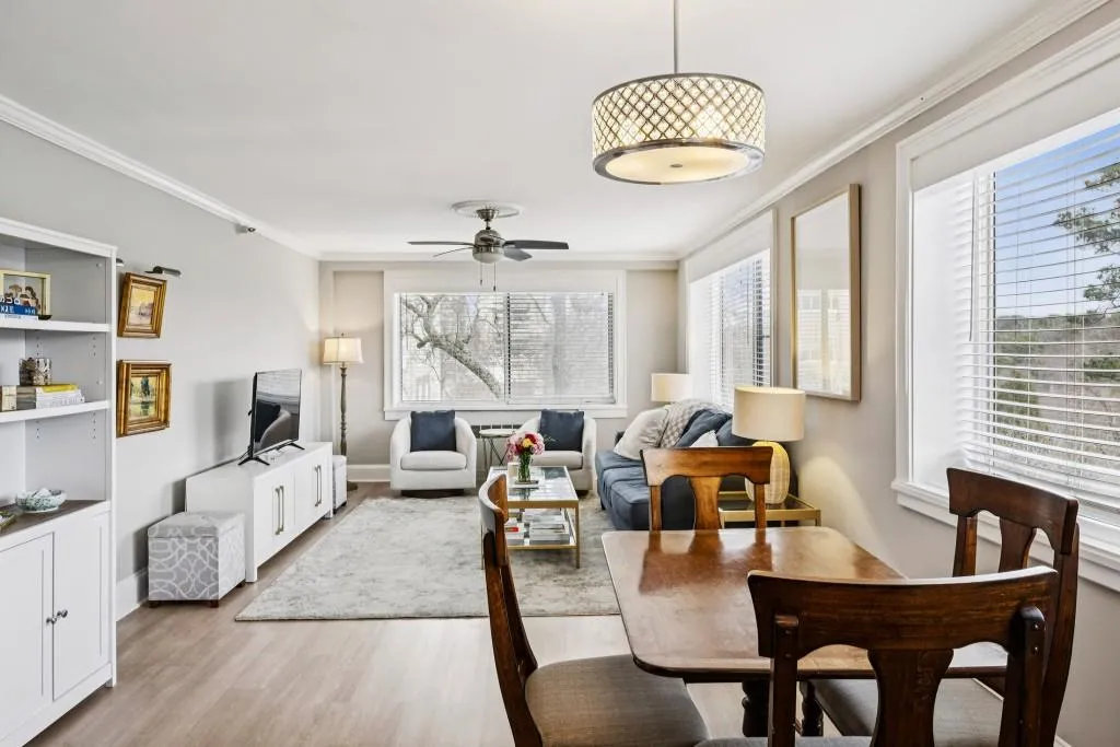 2479 Peachtree Road Ne Unit 515, Atlanta, Georgia 30305, 2 Bedrooms Bedrooms, 0 ,2 BathroomsBathrooms,Residential,For Sale,2479 Peachtree Road Ne Unit 515,7722516