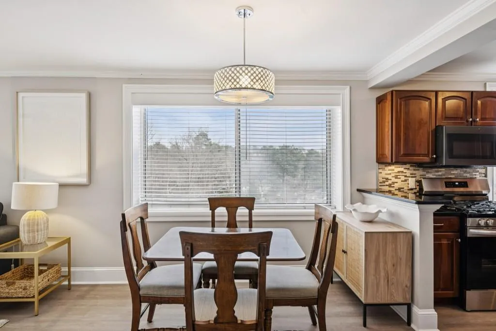 2479 Peachtree Road Ne Unit 515, Atlanta, Georgia 30305, 2 Bedrooms Bedrooms, 0 ,2 BathroomsBathrooms,Residential,For Sale,2479 Peachtree Road Ne Unit 515,7722516