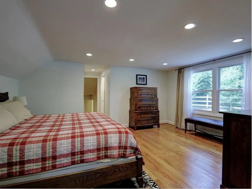 5260 Mount Vernon Parkway, Atlanta, Georgia 30327, 4 Bedrooms Bedrooms, ,3 BathroomsBathrooms,Residential,Sold,5260 Mount Vernon Parkway,6086701