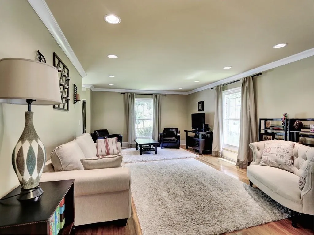 5260 Mount Vernon Parkway, Atlanta, Georgia 30327, 4 Bedrooms Bedrooms, ,3 BathroomsBathrooms,Residential,Sold,5260 Mount Vernon Parkway,6086701