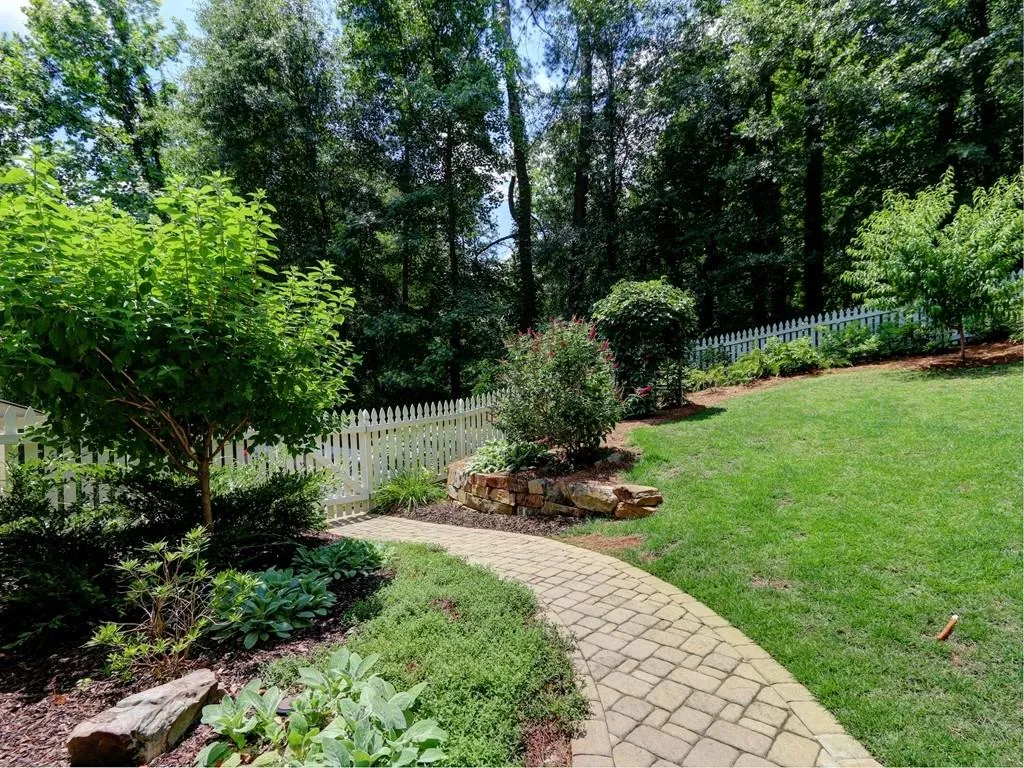 5260 Mount Vernon Parkway, Atlanta, Georgia 30327, 4 Bedrooms Bedrooms, ,3 BathroomsBathrooms,Residential,Sold,5260 Mount Vernon Parkway,6086701