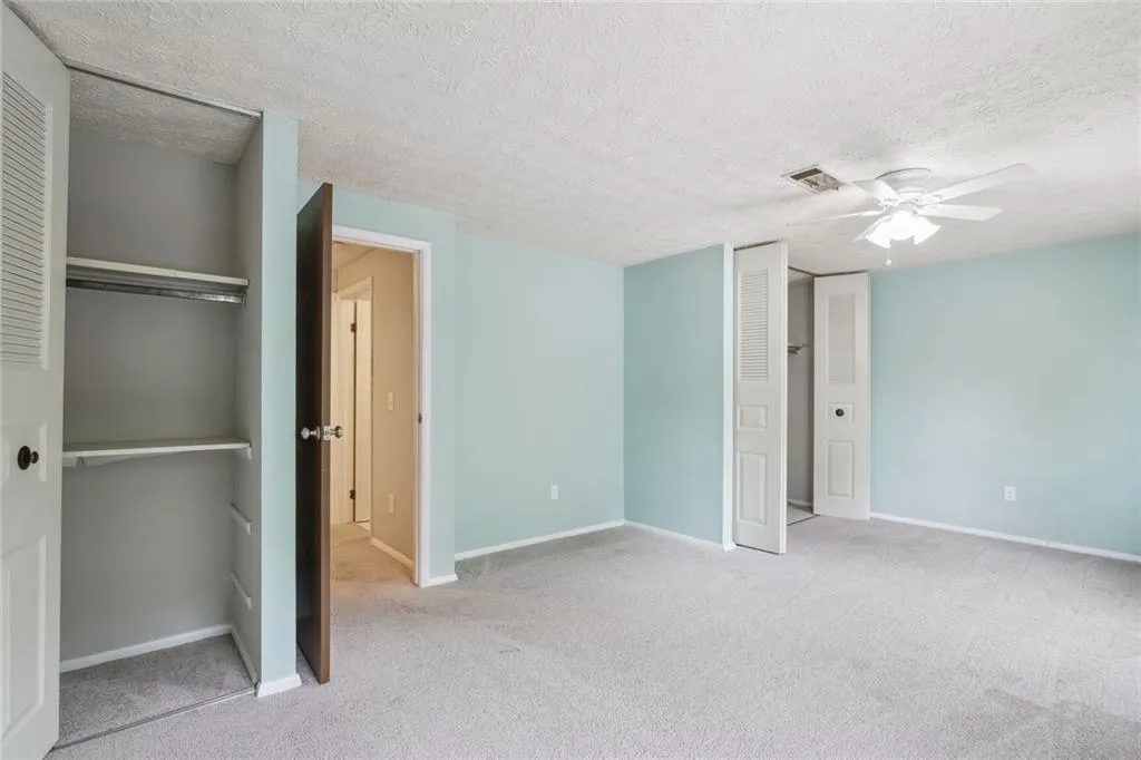 Front bedroom could be converted into 2 separate rooms