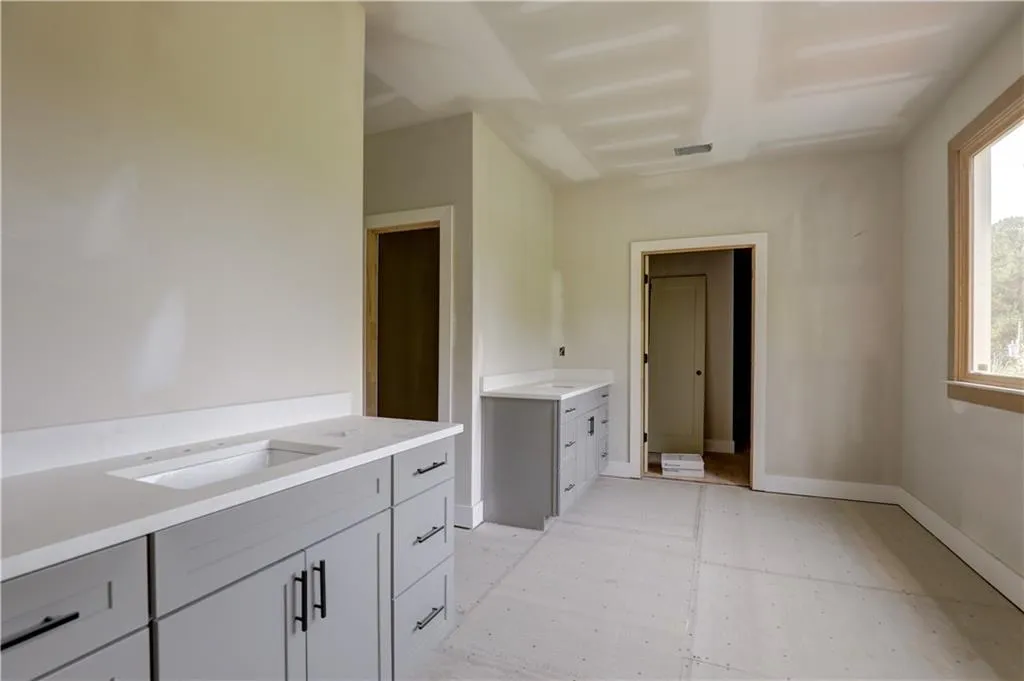 5328 Green Hill Place, Atlanta, Georgia 30342, 4 Bedrooms Bedrooms, ,4 BathroomsBathrooms,Residential,Sold,5328 Green Hill Place,6749375