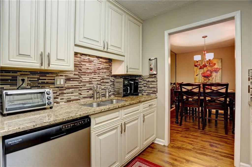 1001 Vicksburg Place Unit 1001, Sandy Springs, Georgia 30350, 2 Bedrooms Bedrooms, ,2 BathroomsBathrooms,Residential,Sold,1001 Vicksburg Place Unit 1001,5746439