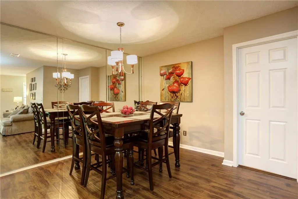 1001 Vicksburg Place Unit 1001, Sandy Springs, Georgia 30350, 2 Bedrooms Bedrooms, ,2 BathroomsBathrooms,Residential,Sold,1001 Vicksburg Place Unit 1001,5746439