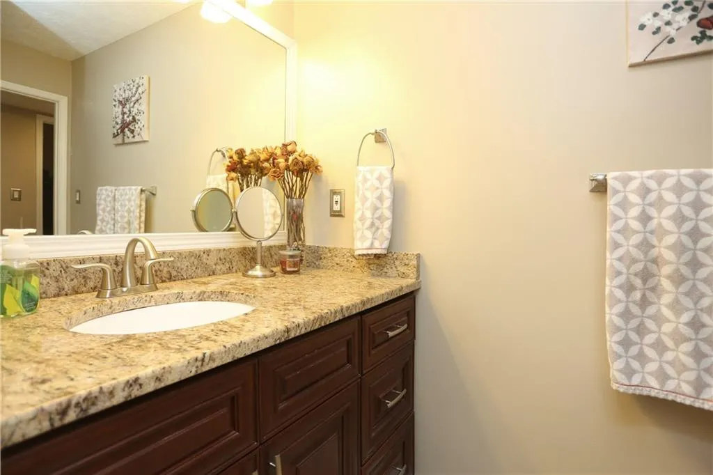 1001 Vicksburg Place Unit 1001, Sandy Springs, Georgia 30350, 2 Bedrooms Bedrooms, ,2 BathroomsBathrooms,Residential,Sold,1001 Vicksburg Place Unit 1001,5746439