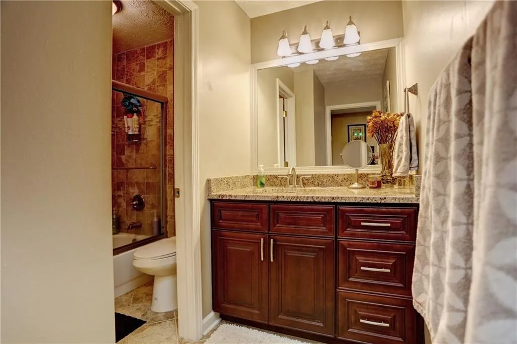 1001 Vicksburg Place Unit 1001, Sandy Springs, Georgia 30350, 2 Bedrooms Bedrooms, ,2 BathroomsBathrooms,Residential,Sold,1001 Vicksburg Place Unit 1001,5746439