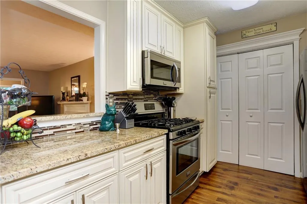 1001 Vicksburg Place Unit 1001, Sandy Springs, Georgia 30350, 2 Bedrooms Bedrooms, ,2 BathroomsBathrooms,Residential,Sold,1001 Vicksburg Place Unit 1001,5746439