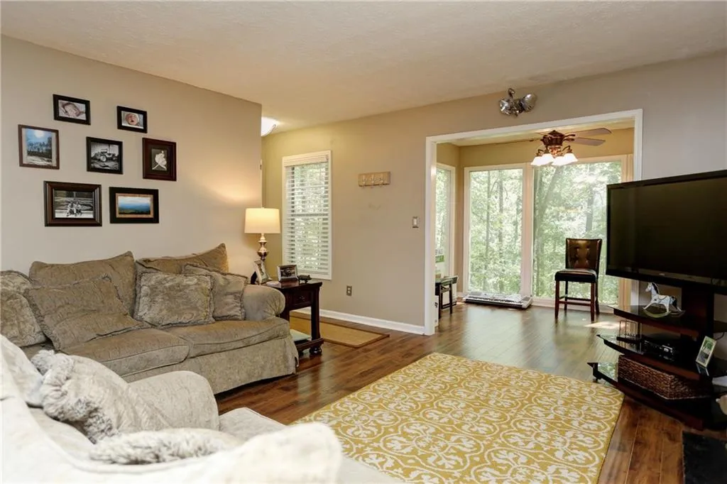 1001 Vicksburg Place Unit 1001, Sandy Springs, Georgia 30350, 2 Bedrooms Bedrooms, ,2 BathroomsBathrooms,Residential,Sold,1001 Vicksburg Place Unit 1001,5746439