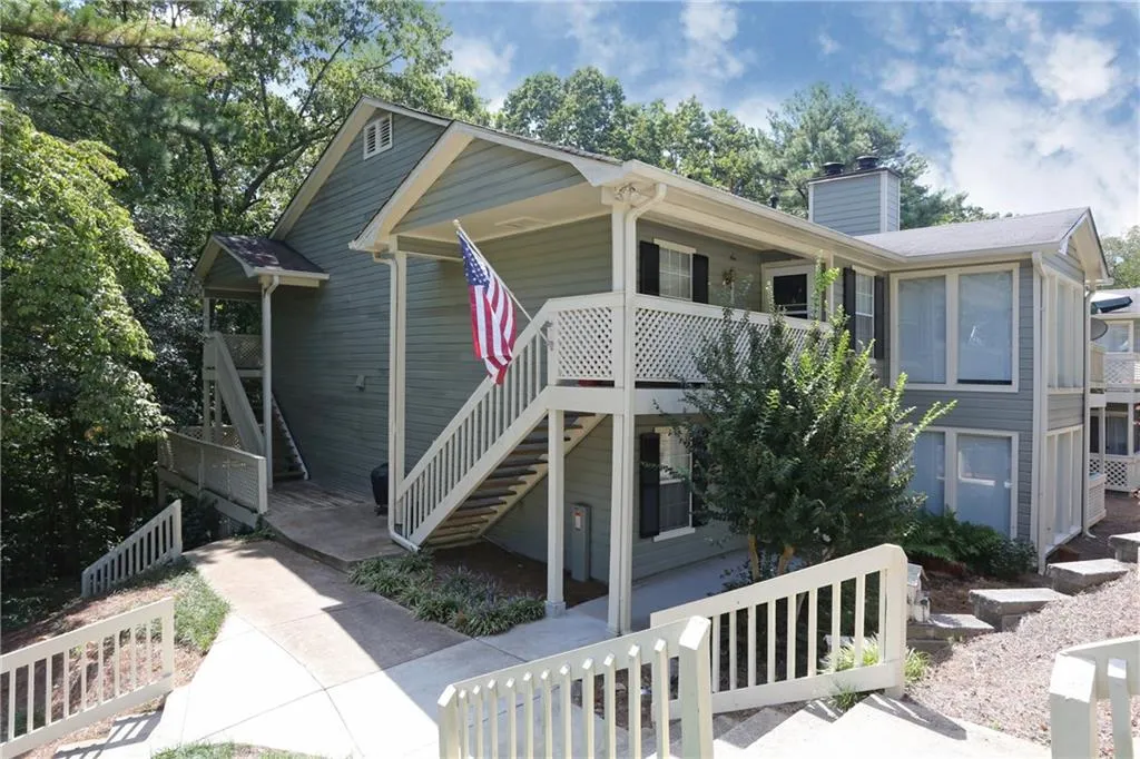 1001 Vicksburg Place Unit 1001, Sandy Springs, Georgia 30350, 2 Bedrooms Bedrooms, ,2 BathroomsBathrooms,Residential,Sold,1001 Vicksburg Place Unit 1001,5746439
