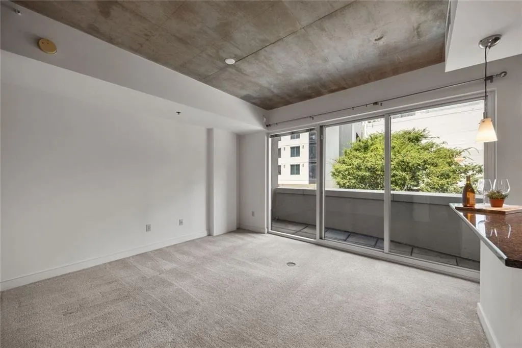 44 Peachtree Place Ne Unit 428, Atlanta, Georgia 30309, 1 Bedroom Bedrooms, ,1 BathroomBathrooms,Residential,For Sale,44 Peachtree Place Ne Unit 428,7612777