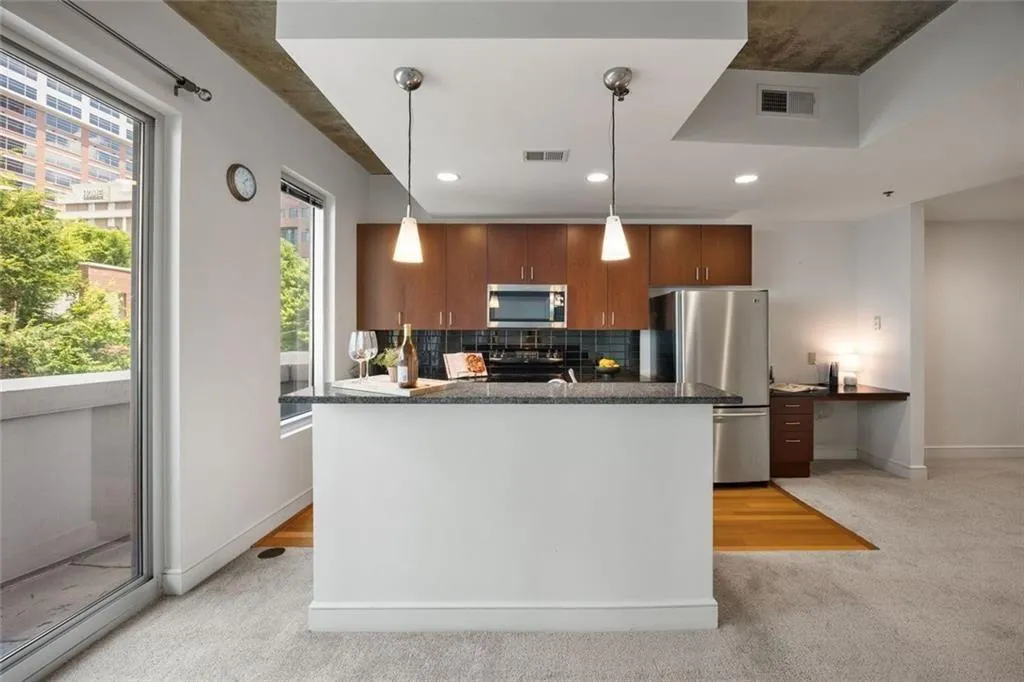 44 Peachtree Place Ne Unit 428, Atlanta, Georgia 30309, 1 Bedroom Bedrooms, ,1 BathroomBathrooms,Residential,For Sale,44 Peachtree Place Ne Unit 428,7612777