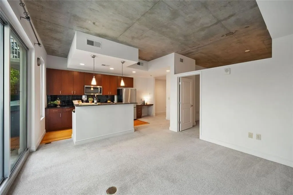 44 Peachtree Place Ne Unit 428, Atlanta, Georgia 30309, 1 Bedroom Bedrooms, ,1 BathroomBathrooms,Residential,For Sale,44 Peachtree Place Ne Unit 428,7612777