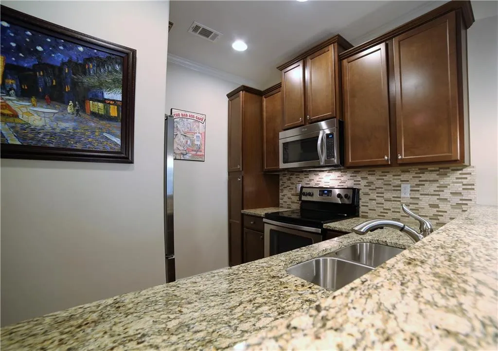 215 Semel Drive Nw Unit 449, Atlanta, Georgia 30309, 2 Bedrooms Bedrooms, ,2 BathroomsBathrooms,Residential,Sold,215 Semel Drive Nw Unit 449,5676014