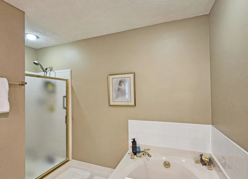 604 Dunwoody Chace, Sandy Springs, Georgia 30328, 3 Bedrooms Bedrooms, ,2 BathroomsBathrooms,Residential,Sold,604 Dunwoody Chace,7356613