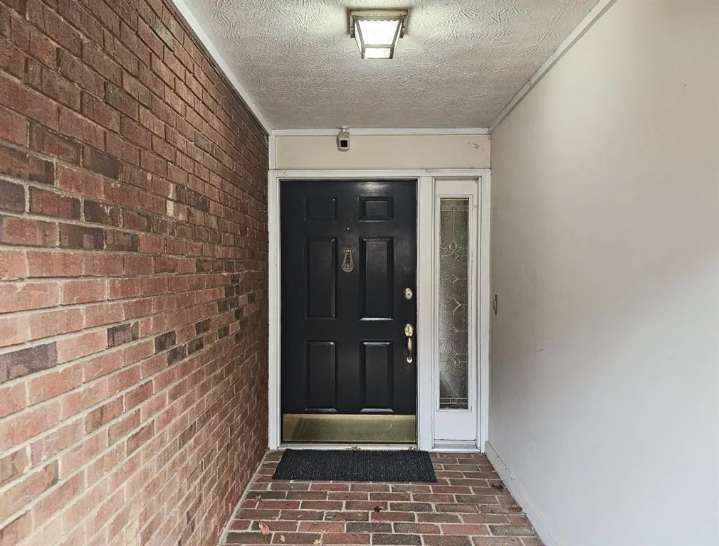 604 Dunwoody Chace, Sandy Springs, Georgia 30328, 3 Bedrooms Bedrooms, ,2 BathroomsBathrooms,Residential,Sold,604 Dunwoody Chace,7356613