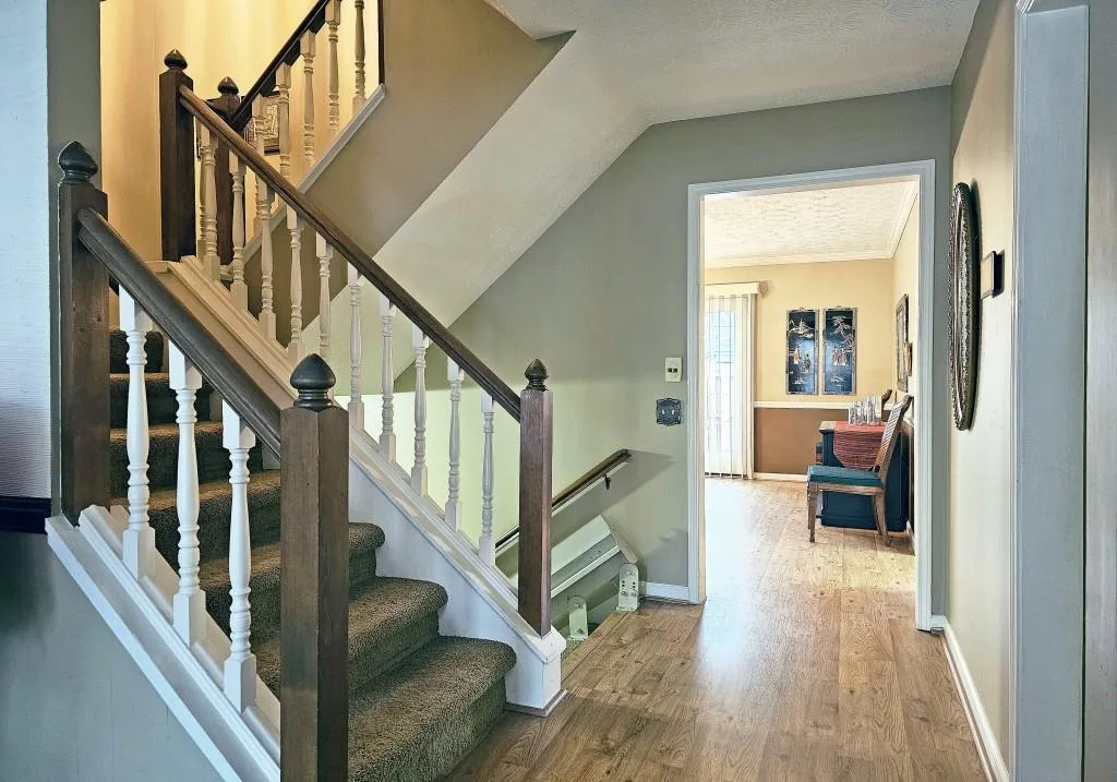 604 Dunwoody Chace, Sandy Springs, Georgia 30328, 3 Bedrooms Bedrooms, ,2 BathroomsBathrooms,Residential,Sold,604 Dunwoody Chace,7356613