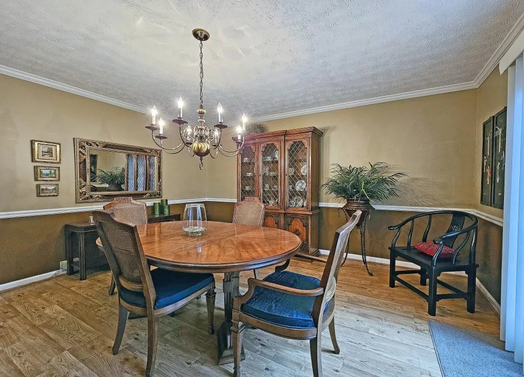 604 Dunwoody Chace, Sandy Springs, Georgia 30328, 3 Bedrooms Bedrooms, ,2 BathroomsBathrooms,Residential,Sold,604 Dunwoody Chace,7356613