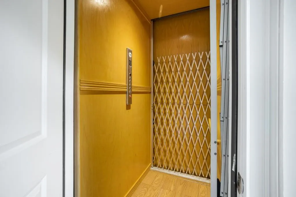 8345 Grogans Ferry Road, Sandy Springs, Georgia 30350, 6 Bedrooms Bedrooms, ,6 BathroomsBathrooms,Residential,Sold,8345 Grogans Ferry Road,6752123