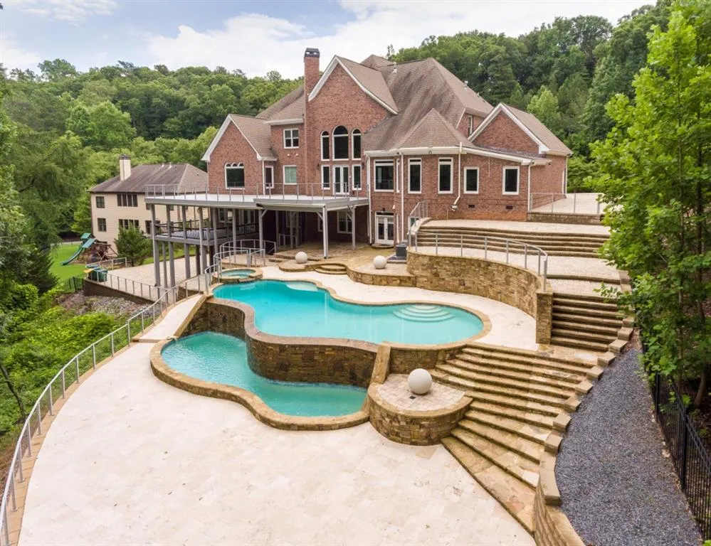 8345 Grogans Ferry Road, Sandy Springs, Georgia 30350, 6 Bedrooms Bedrooms, ,6 BathroomsBathrooms,Residential,Sold,8345 Grogans Ferry Road,6752123