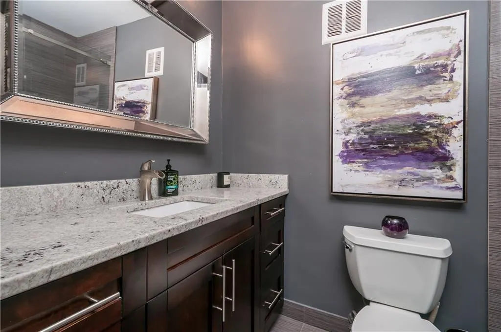 6700 Roswell Road Unit 20b, Sandy Springs, Georgia 30328, 2 Bedrooms Bedrooms, ,1 BathroomBathrooms,Residential,Sold,6700 Roswell Road Unit 20b,5677056