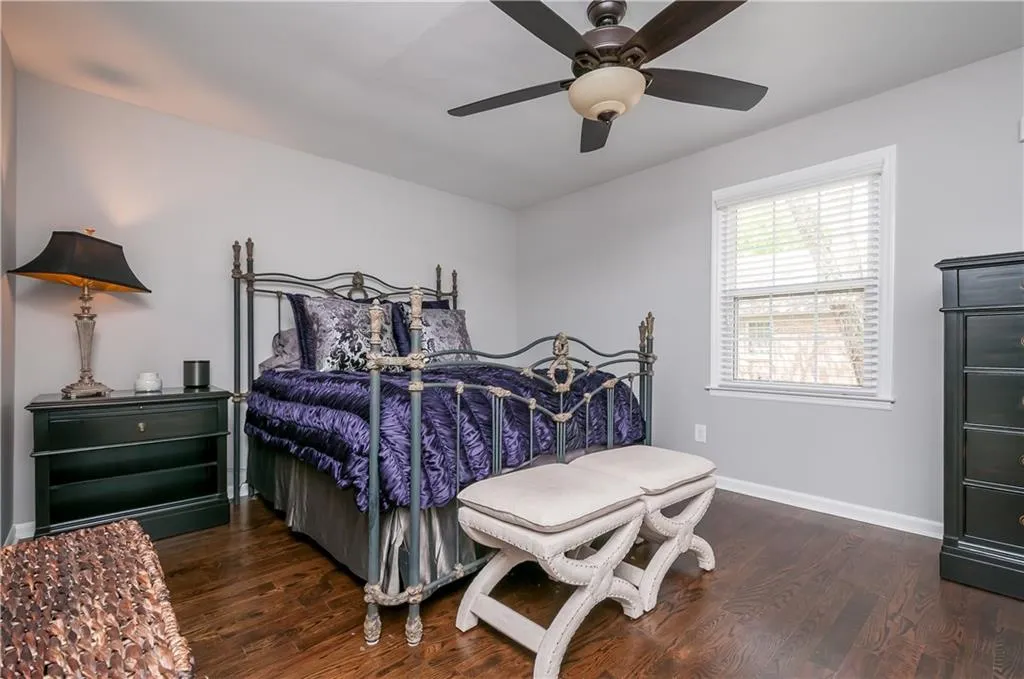6700 Roswell Road Unit 20b, Sandy Springs, Georgia 30328, 2 Bedrooms Bedrooms, ,1 BathroomBathrooms,Residential,Sold,6700 Roswell Road Unit 20b,5677056