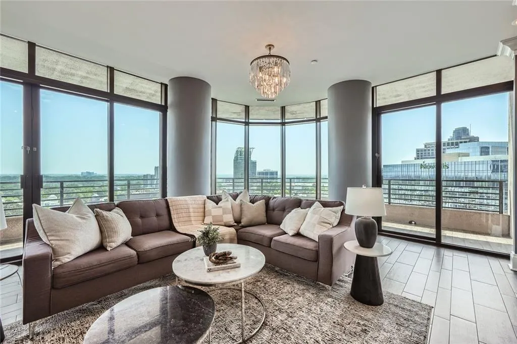 750 Park Avenue Ne Unit 18s, Atlanta, Georgia 30326, 3 Bedrooms Bedrooms, ,3 BathroomsBathrooms,Residential,Sold,750 Park Avenue Ne Unit 18s,7553149