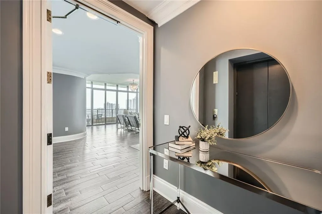 750 Park Avenue Ne Unit 18s, Atlanta, Georgia 30326, 3 Bedrooms Bedrooms, ,3 BathroomsBathrooms,Residential,Sold,750 Park Avenue Ne Unit 18s,7553149