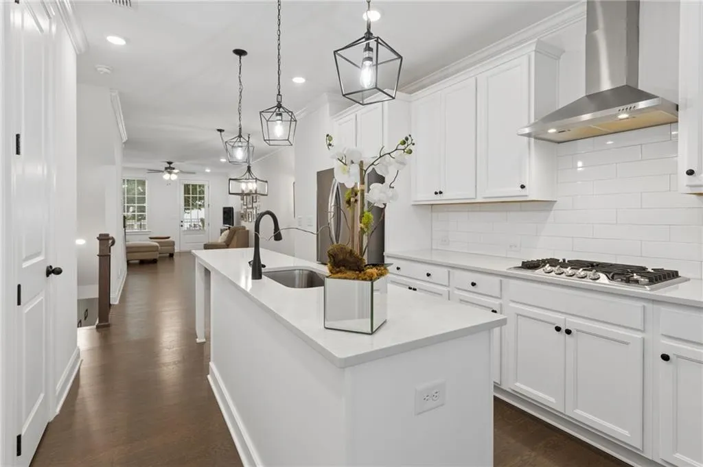 2475 Figaro Drive Unit 202, Atlanta, Georgia 30339, 2 Bedrooms Bedrooms, 0 ,3 BathroomsBathrooms,Residential,For Sale,2475 Figaro Drive Unit 202,7846812