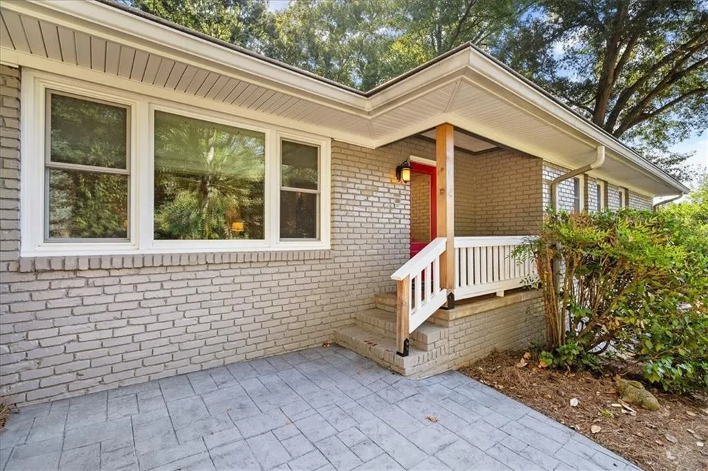 440 Montevallo Drive, Atlanta, Georgia 30342, 4 Bedrooms Bedrooms, ,3 BathroomsBathrooms,Residential,Sold,440 Montevallo Drive,7272006