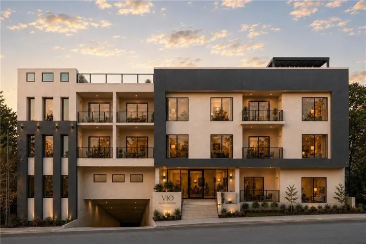 318 Sandy Springs Circle Unit 230, Atlanta, Georgia 30328