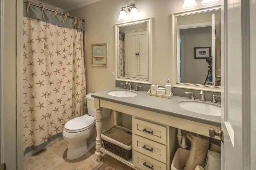 750 Northland Court, Sandy Springs, Georgia 30342, 4 Bedrooms Bedrooms, ,3 BathroomsBathrooms,Residential,Sold,750 Northland Court,5746201