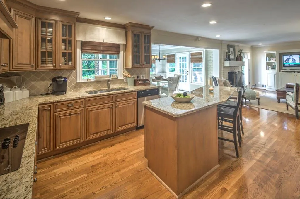 750 Northland Court, Sandy Springs, Georgia 30342, 4 Bedrooms Bedrooms, ,3 BathroomsBathrooms,Residential,Sold,750 Northland Court,5746201