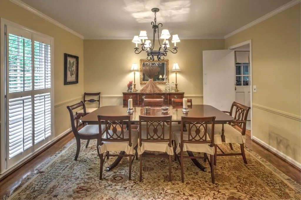 750 Northland Court, Sandy Springs, Georgia 30342, 4 Bedrooms Bedrooms, ,3 BathroomsBathrooms,Residential,Sold,750 Northland Court,5746201