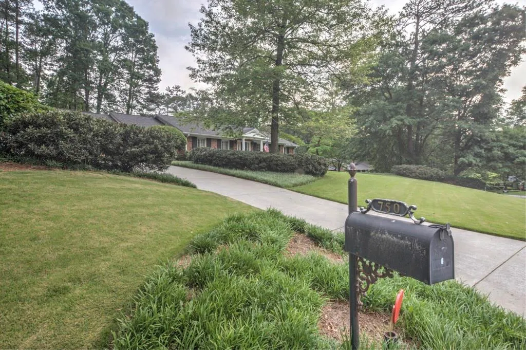 750 Northland Court, Sandy Springs, Georgia 30342, 4 Bedrooms Bedrooms, ,3 BathroomsBathrooms,Residential,Sold,750 Northland Court,5746201