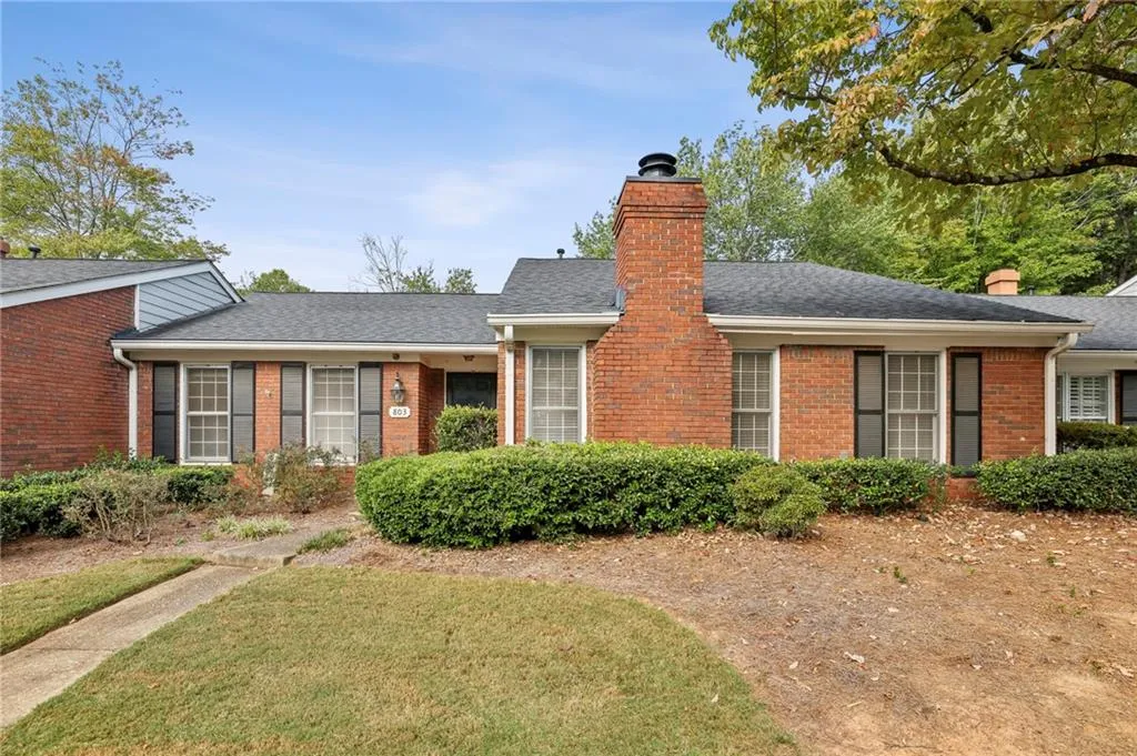 803 Dunwoody Chace, Sandy Springs, Georgia 30328, 2 Bedrooms Bedrooms, ,2 BathroomsBathrooms,Residential,Sold,803 Dunwoody Chace,7465160