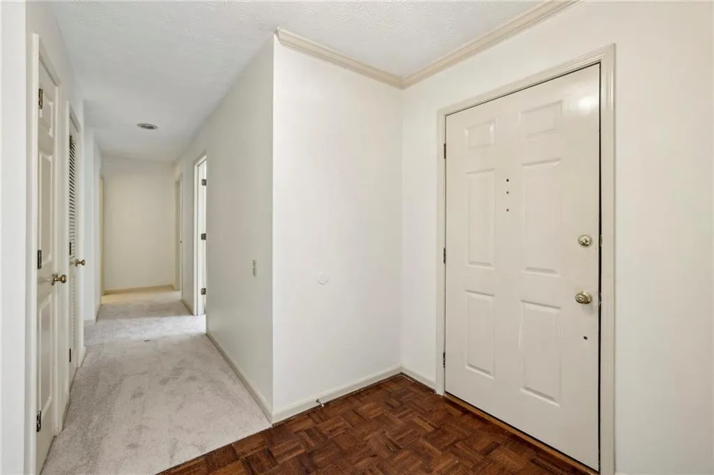 803 Dunwoody Chace, Sandy Springs, Georgia 30328, 2 Bedrooms Bedrooms, ,2 BathroomsBathrooms,Residential,Sold,803 Dunwoody Chace,7465160