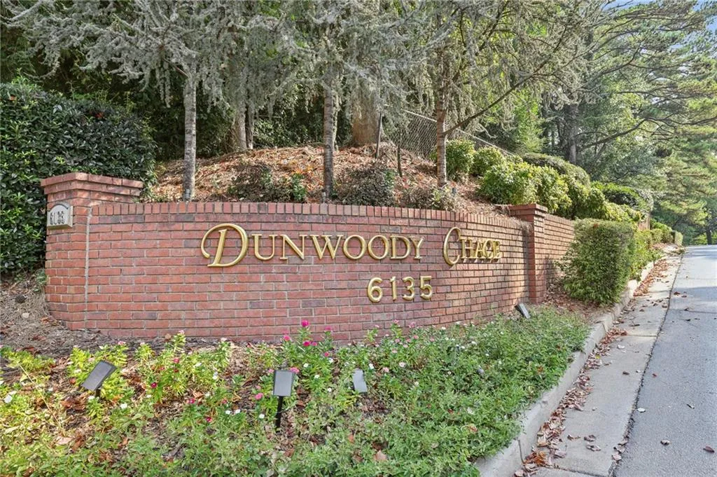 803 Dunwoody Chace, Sandy Springs, Georgia 30328, 2 Bedrooms Bedrooms, ,2 BathroomsBathrooms,Residential,Sold,803 Dunwoody Chace,7465160
