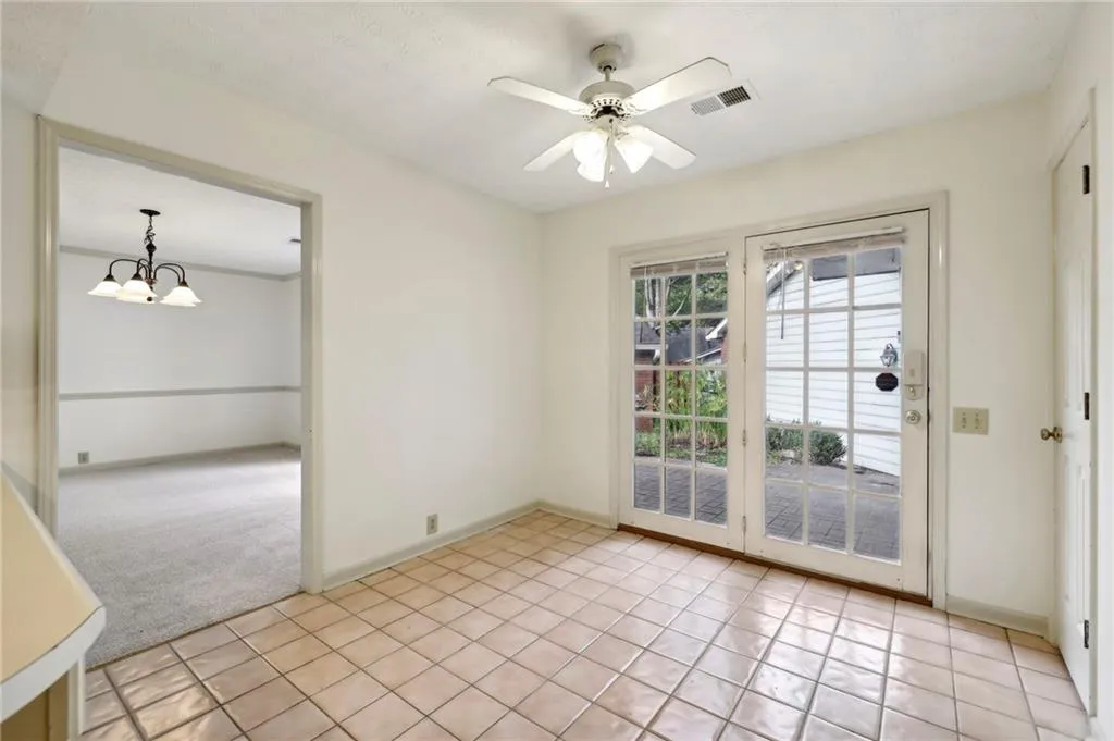 803 Dunwoody Chace, Sandy Springs, Georgia 30328, 2 Bedrooms Bedrooms, ,2 BathroomsBathrooms,Residential,Sold,803 Dunwoody Chace,7465160