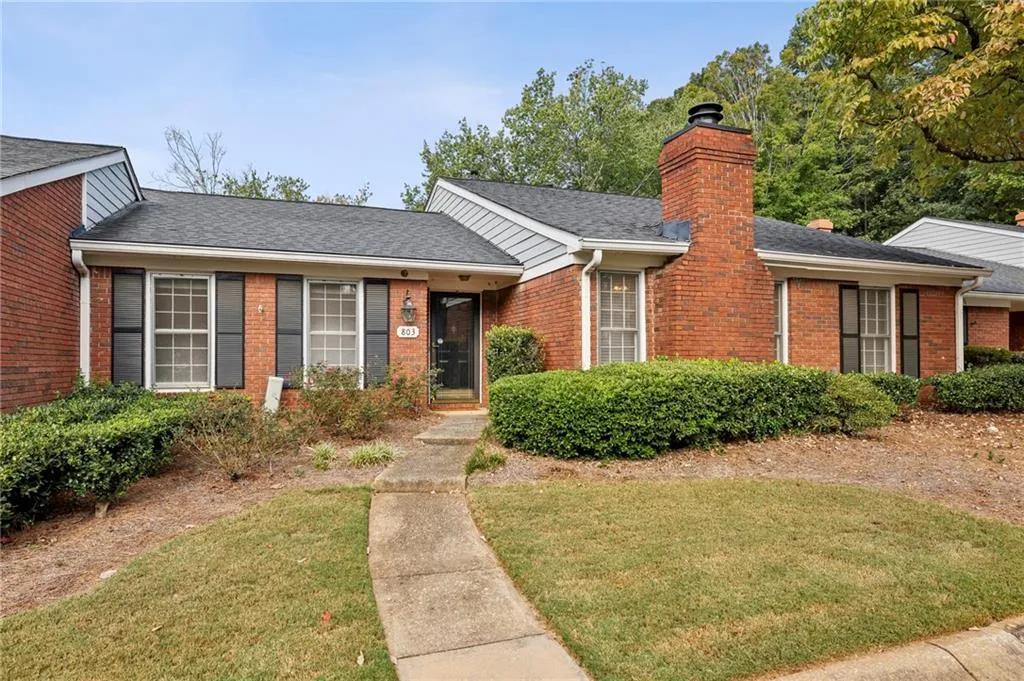 803 Dunwoody Chace, Sandy Springs, Georgia 30328, 2 Bedrooms Bedrooms, ,2 BathroomsBathrooms,Residential,Sold,803 Dunwoody Chace,7465160