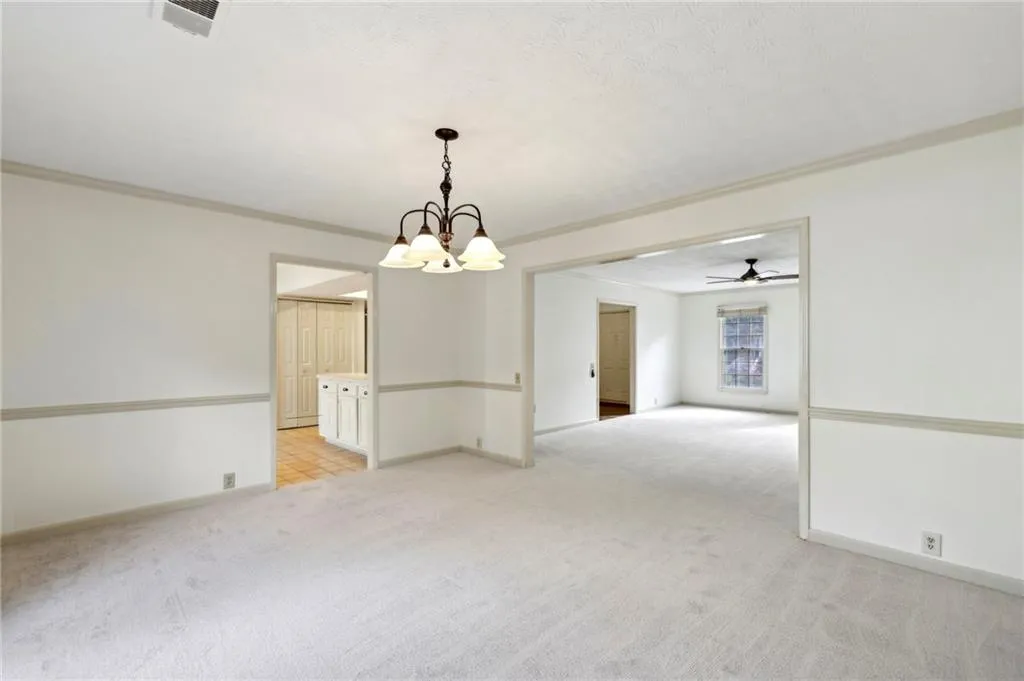 803 Dunwoody Chace, Sandy Springs, Georgia 30328, 2 Bedrooms Bedrooms, ,2 BathroomsBathrooms,Residential,Sold,803 Dunwoody Chace,7465160