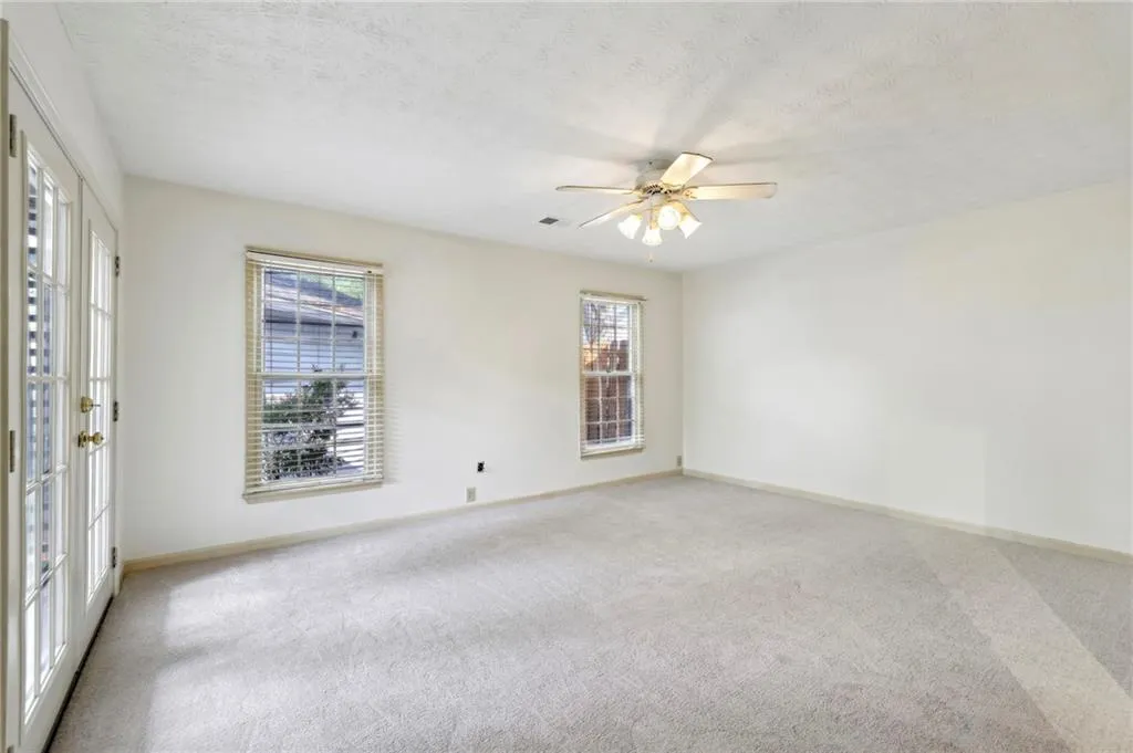 803 Dunwoody Chace, Sandy Springs, Georgia 30328, 2 Bedrooms Bedrooms, ,2 BathroomsBathrooms,Residential,Sold,803 Dunwoody Chace,7465160