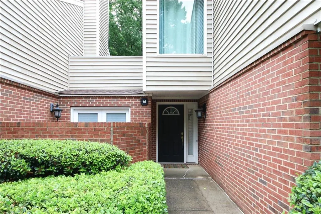 36 Dunwoody Springs Drive, Sandy Springs, Georgia 30328, 2 Bedrooms Bedrooms, ,2 BathroomsBathrooms,Residential,Sold,36 Dunwoody Springs Drive,7043566