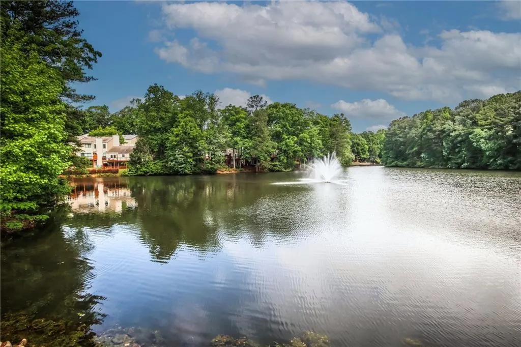 36 Dunwoody Springs Drive, Sandy Springs, Georgia 30328, 2 Bedrooms Bedrooms, ,2 BathroomsBathrooms,Residential,Sold,36 Dunwoody Springs Drive,7043566