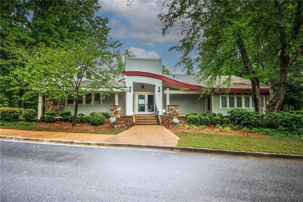 36 Dunwoody Springs Drive, Sandy Springs, Georgia 30328, 2 Bedrooms Bedrooms, ,2 BathroomsBathrooms,Residential,Sold,36 Dunwoody Springs Drive,7043566