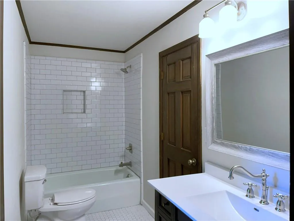 400 Breakwater Ridge, Sandy Springs, Georgia 30328, 5 Bedrooms Bedrooms, ,3 BathroomsBathrooms,Residential,Sold,400 Breakwater Ridge,7109960