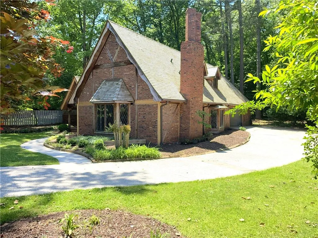 400 Breakwater Ridge, Sandy Springs, Georgia 30328, 5 Bedrooms Bedrooms, ,3 BathroomsBathrooms,Residential,Sold,400 Breakwater Ridge,7109960